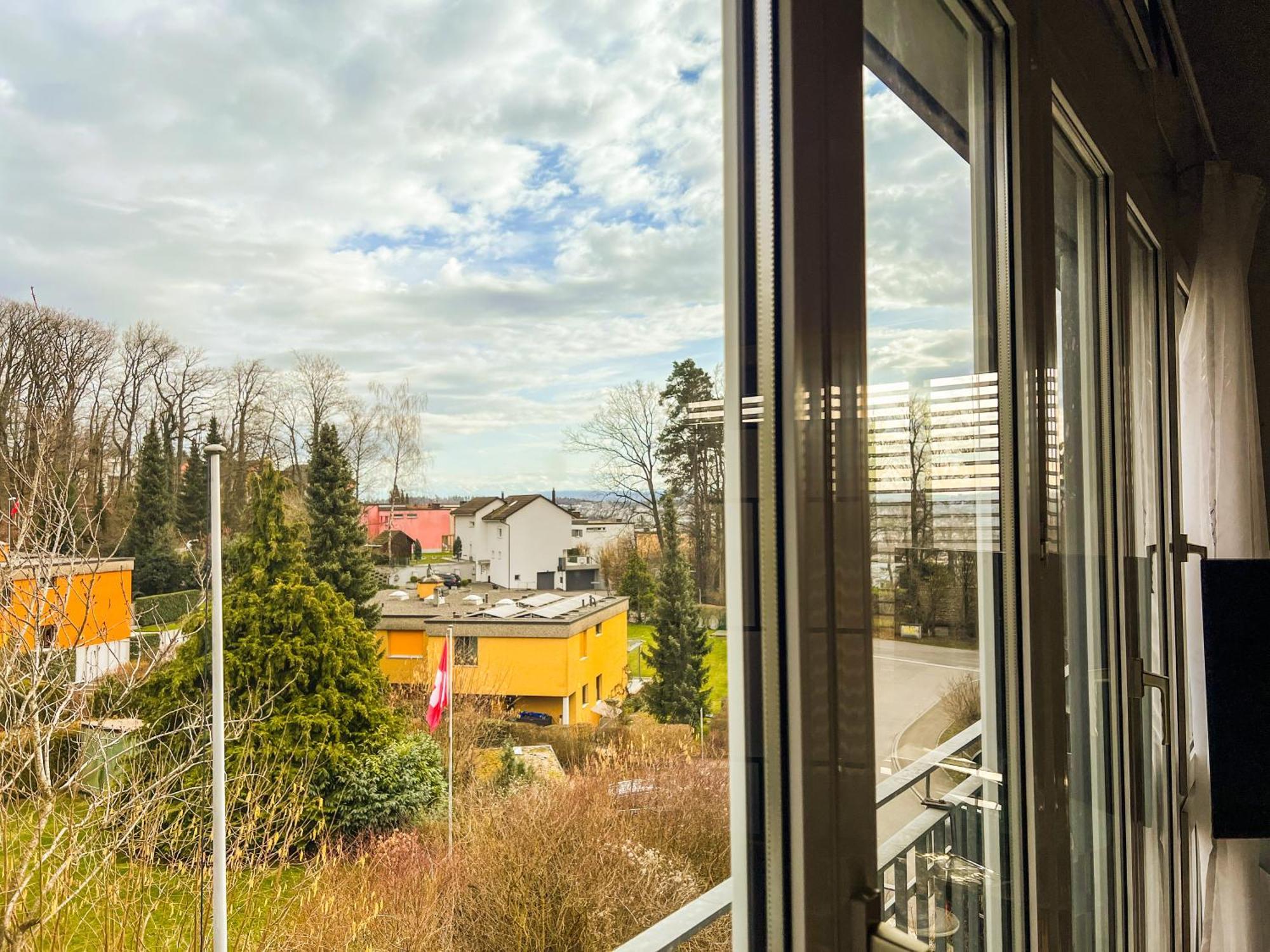 Dachwohnung In Flughafennaehe Kloten Eksteriør bilde
